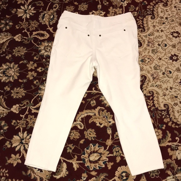 NWOT Hue Capri Legging - Picture 3 of 5